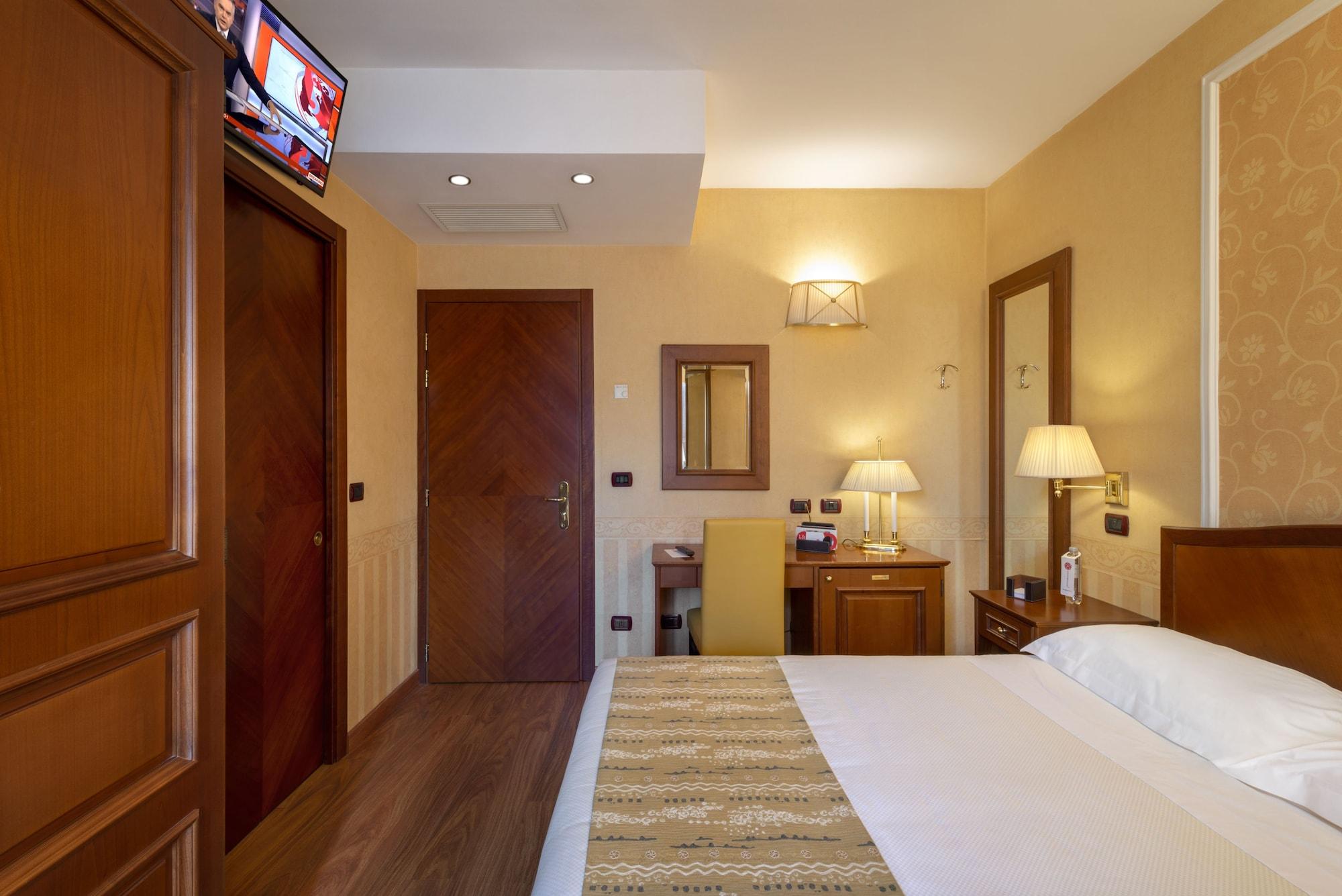 Lancaster Hotel Milano Esterno foto