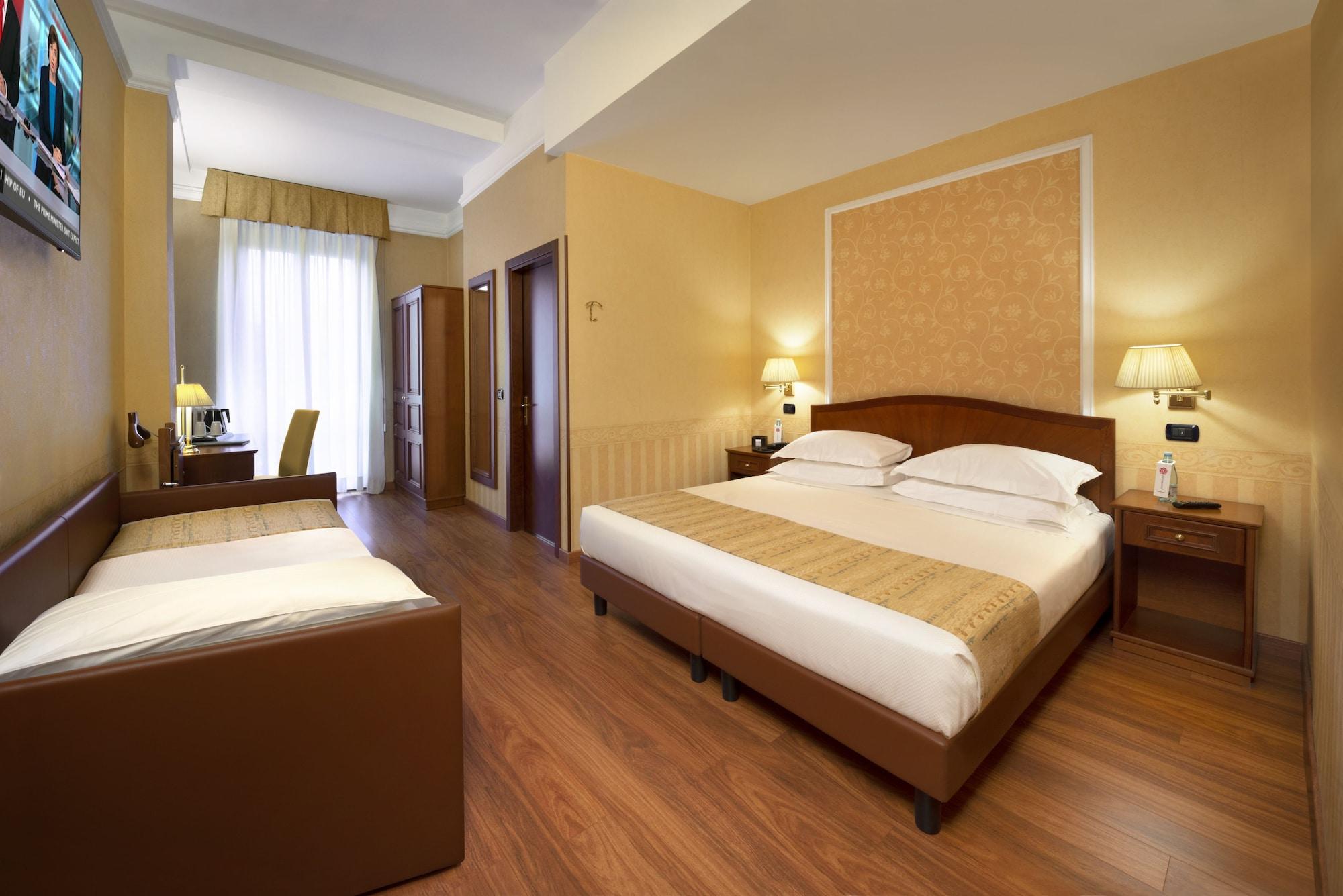 Lancaster Hotel Milano Esterno foto