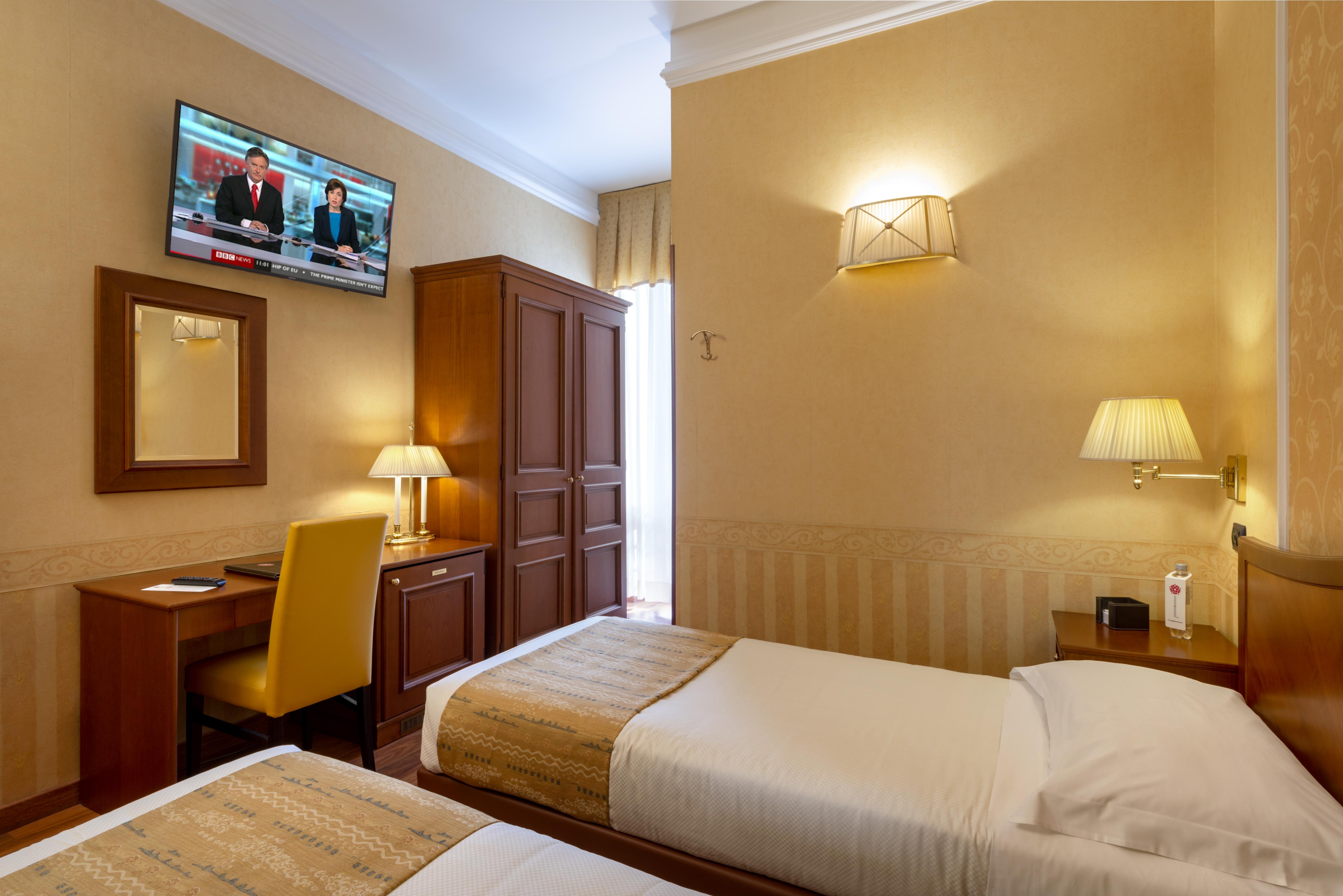 Lancaster Hotel Milano Esterno foto
