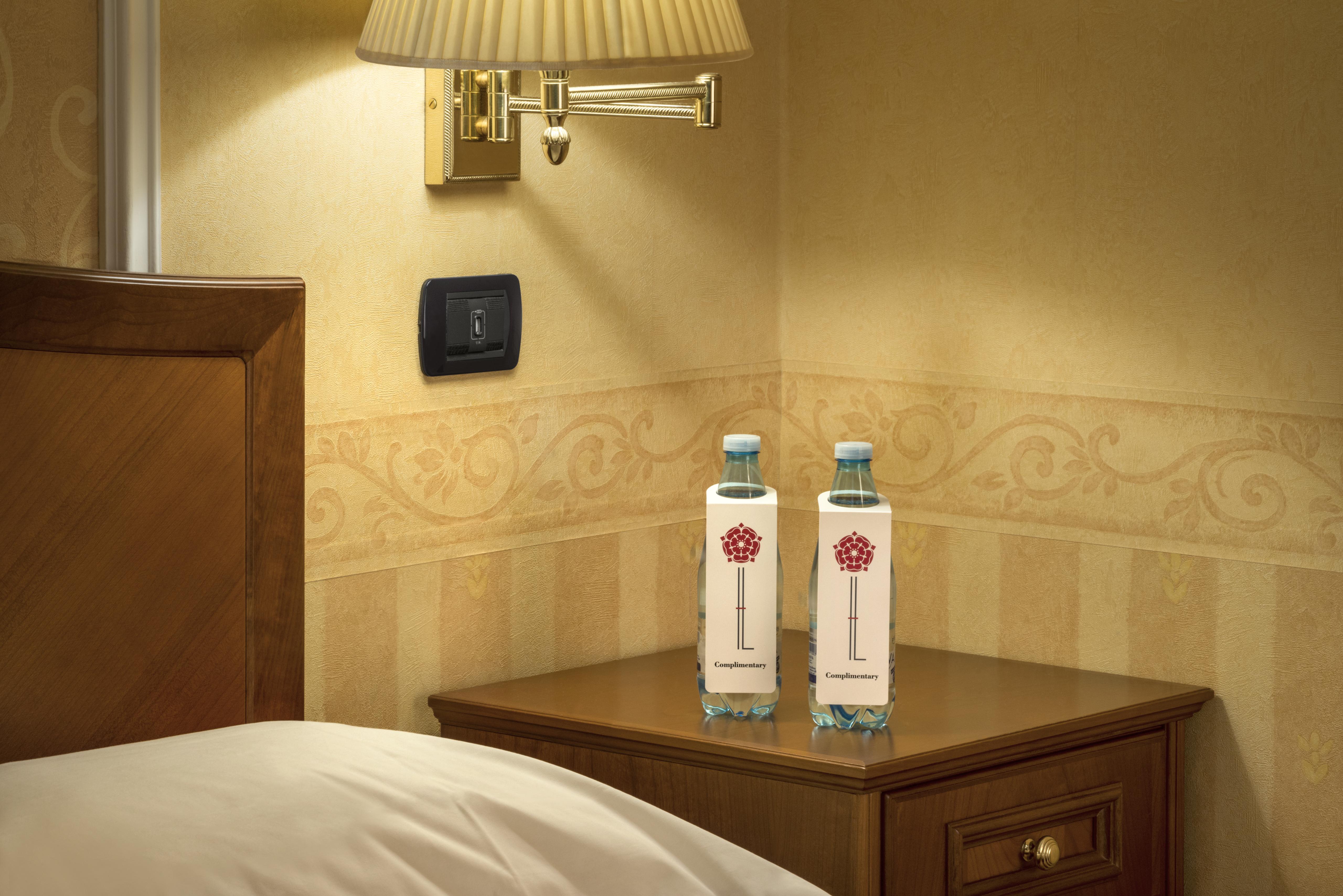 Lancaster Hotel Milano Esterno foto
